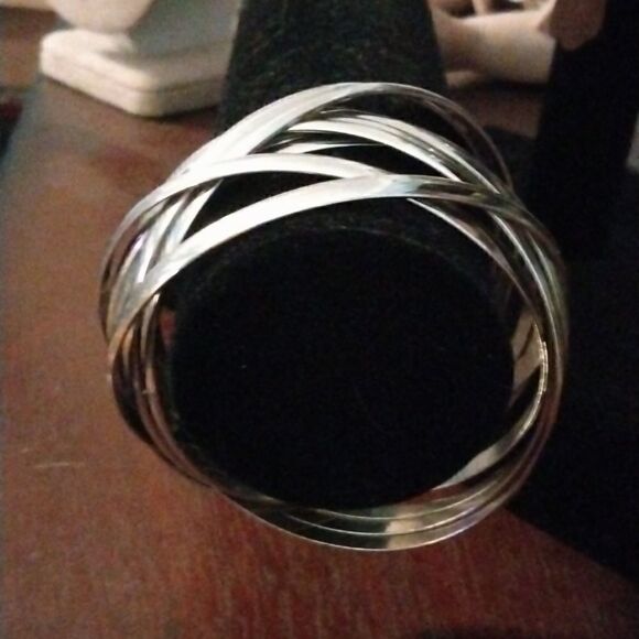Infinity style Bangle Bracelet - Picture 3 of 4